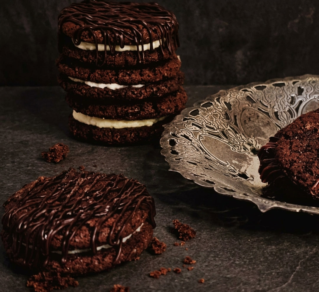 MoonLit Bites - Sandwich Cookies